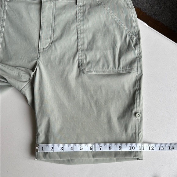 Eddie Bauer Sage Green Rolled Hem Bermuda Shorts Lightweight Casual - Picture 13 of 15